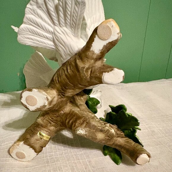 Vintage Porcelain Bisque WELLINGTON White Hand Painted Doves 9.5" Decor - Picture 7 of 7